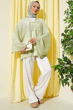 https://cdn.pazarium.com.tr/onu-bagcikli-oversize-tul-kimono-su-yesili-797448-19-B.jpg