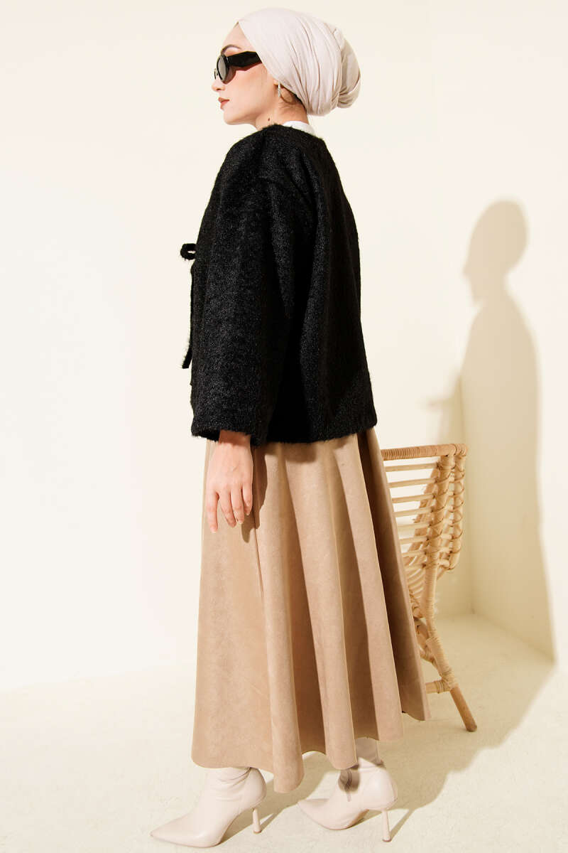 https://cdn.pazarium.com.tr/onu-bagcikli-sakalli-kisa-kimono-siyah-709541-17-B.jpg