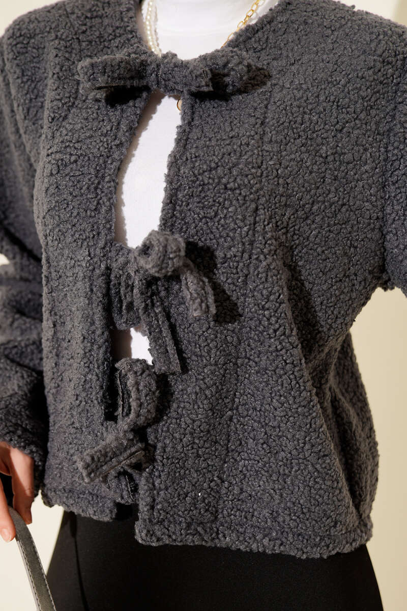 https://cdn.pazarium.com.tr/onu-baglamali-buklet-kisa-kimono-fume-709635-17-B.jpg