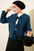 https://cdn.pazarium.com.tr/onu-baglamali-buklet-kisa-kimono-indigo-709638-17-B.jpg