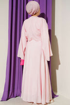 https://cdn.pazarium.com.tr/onu-baglamali-gold-tokali-elbise-pembe-808250-19-B.jpg