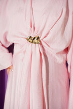 https://cdn.pazarium.com.tr/onu-baglamali-gold-tokali-elbise-pembe-808253-19-B.jpg