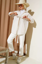 https://cdn.pazarium.com.tr/onu-baglamali-keten-kimono-bej-587257-14-B.jpg