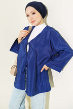 https://cdn.pazarium.com.tr/onu-baglamali-salas-parasut-kimono-lacivert-790401-19-B.jpg