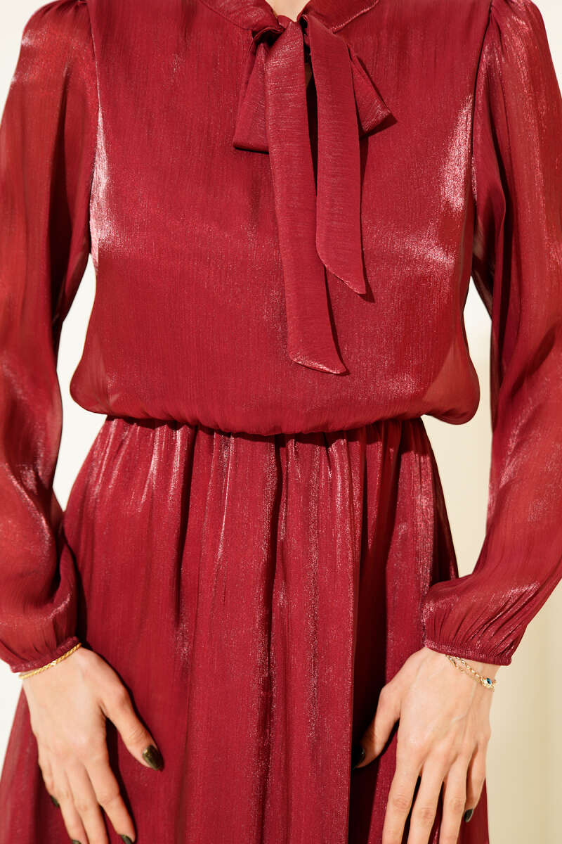 https://cdn.pazarium.com.tr/onu-baglamali-sifon-mini-elbise-bordo-690344-16-B.jpg