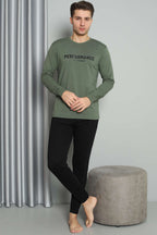 https://cdn.pazarium.com.tr/onu-baskili-paca-lastikli-erkek-pijama-takim-haki-582592-13-B.jpg