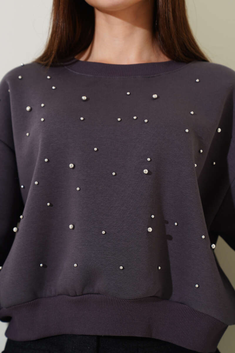 Önü Boncuklu Üç İplik Kısa Sweatshirt