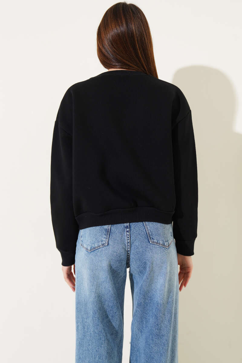 Önü Boncuklu Üç İplik Kısa Sweatshirt