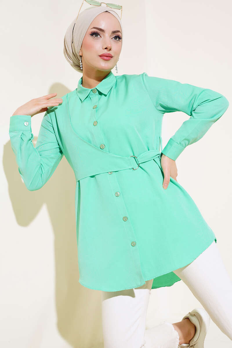https://cdn.pazarium.com.tr/onu-kapakli-gomlek-benetton-479424-11-B.jpg