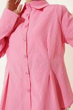 https://cdn.pazarium.com.tr/onu-pens-detayli-kisa-gomlek-pembe-755048-18-B.jpg