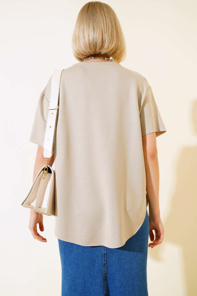 https://cdn.pazarium.com.tr/oval-kesim-t-shirt-bej-502031-11-B.jpg