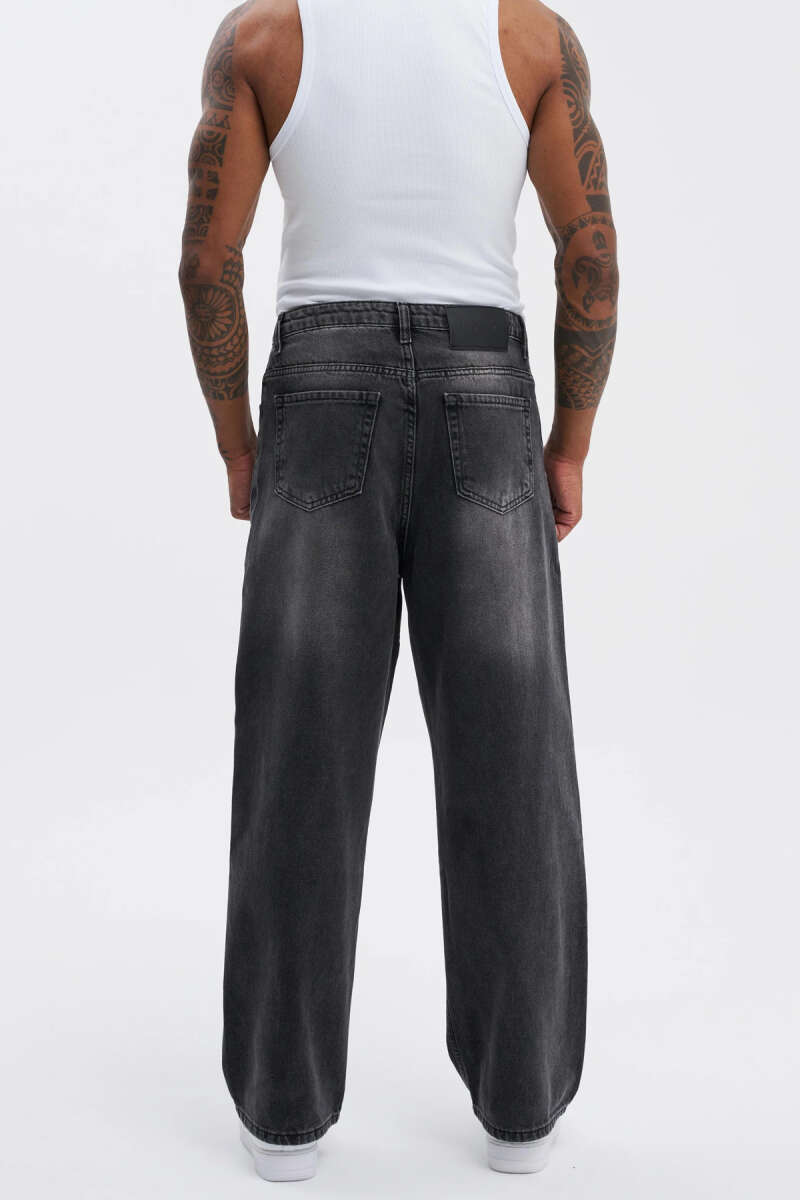 https://cdn.pazarium.com.tr/oversize-baggy-jean-erkek-pantolon-fume-731620-17-B.jpg