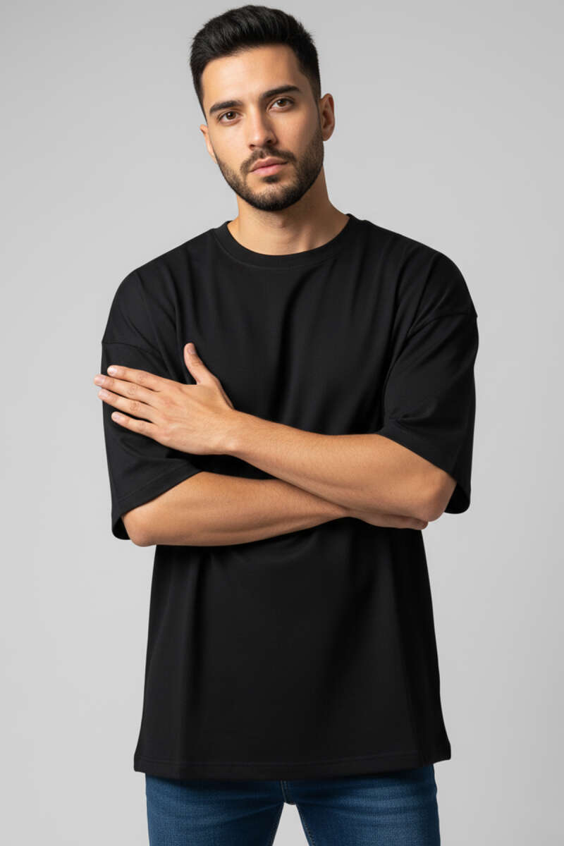 https://cdn.pazarium.com.tr/oversize-basic-erkek-tshirt-siyah-705932-17-B.jpg