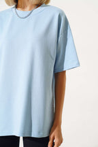 https://cdn.pazarium.com.tr/oversize-basic-t-shirt-bebe-mavi-549325-13-B.jpg