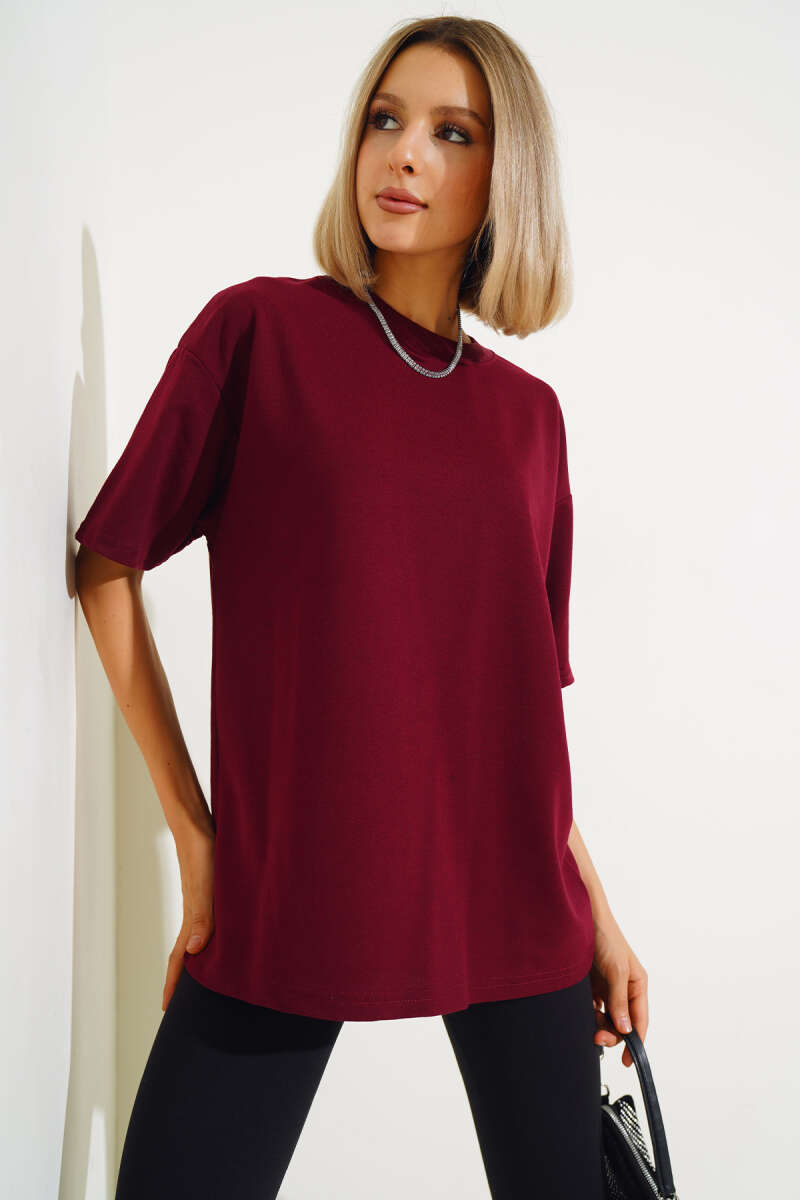 https://cdn.pazarium.com.tr/oversize-basic-t-shirt-bordo-549321-13-B.jpg