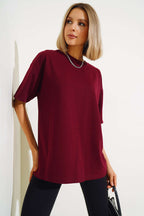 https://cdn.pazarium.com.tr/oversize-basic-t-shirt-bordo-549321-13-B.jpg
