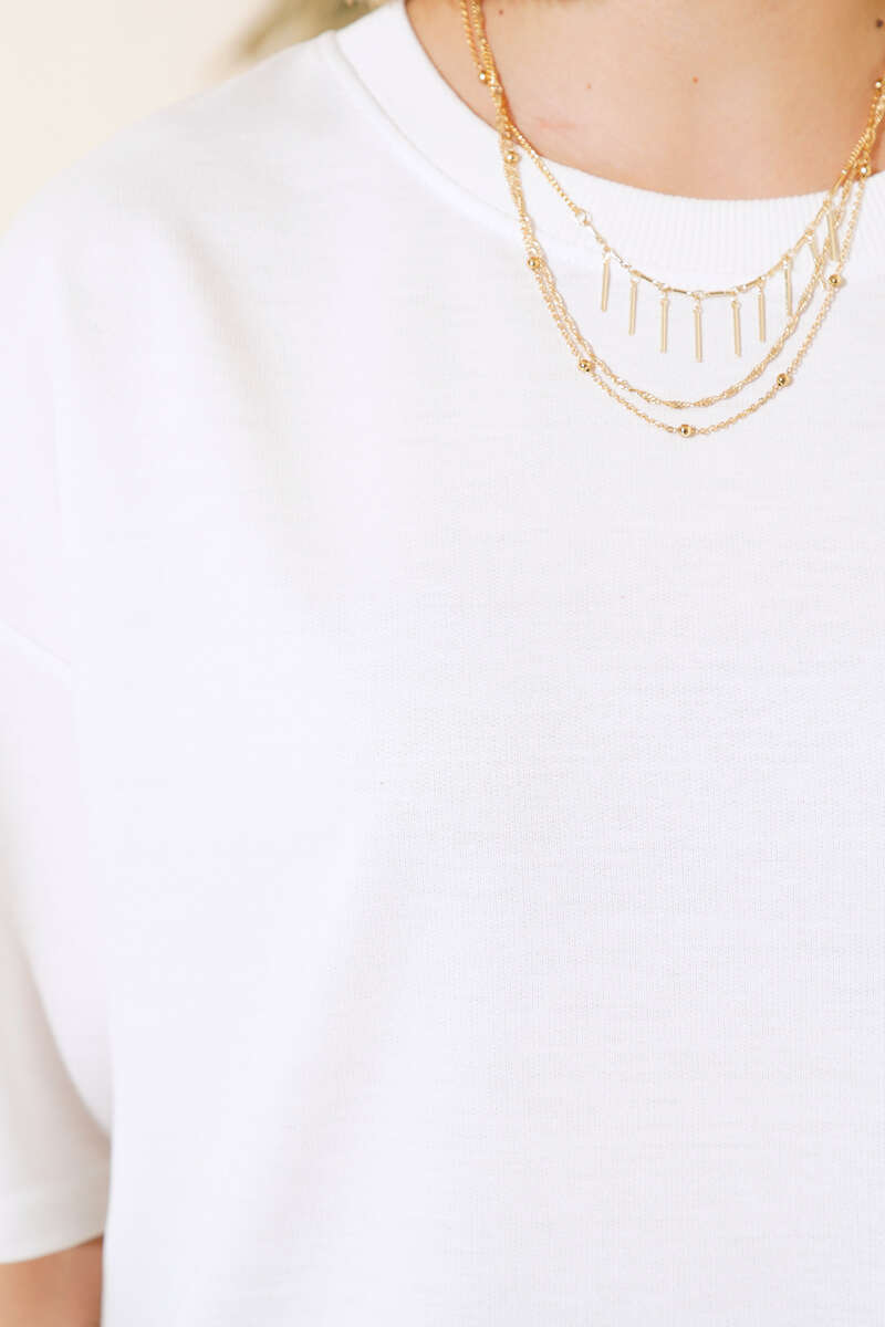 https://cdn.pazarium.com.tr/oversize-basic-t-shirt-ekru-497624-11-B.jpg