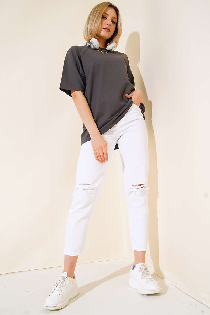 https://cdn.pazarium.com.tr/oversize-basic-t-shirt-fume-497618-11-B.jpg