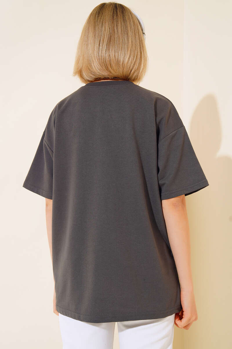 https://cdn.pazarium.com.tr/oversize-basic-t-shirt-fume-497619-11-B.jpg