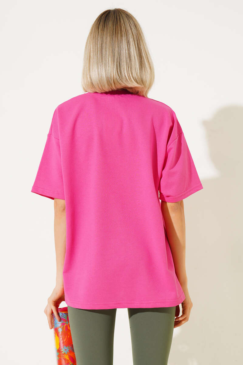 https://cdn.pazarium.com.tr/oversize-basic-t-shirt-fusya-549320-13-B.jpg