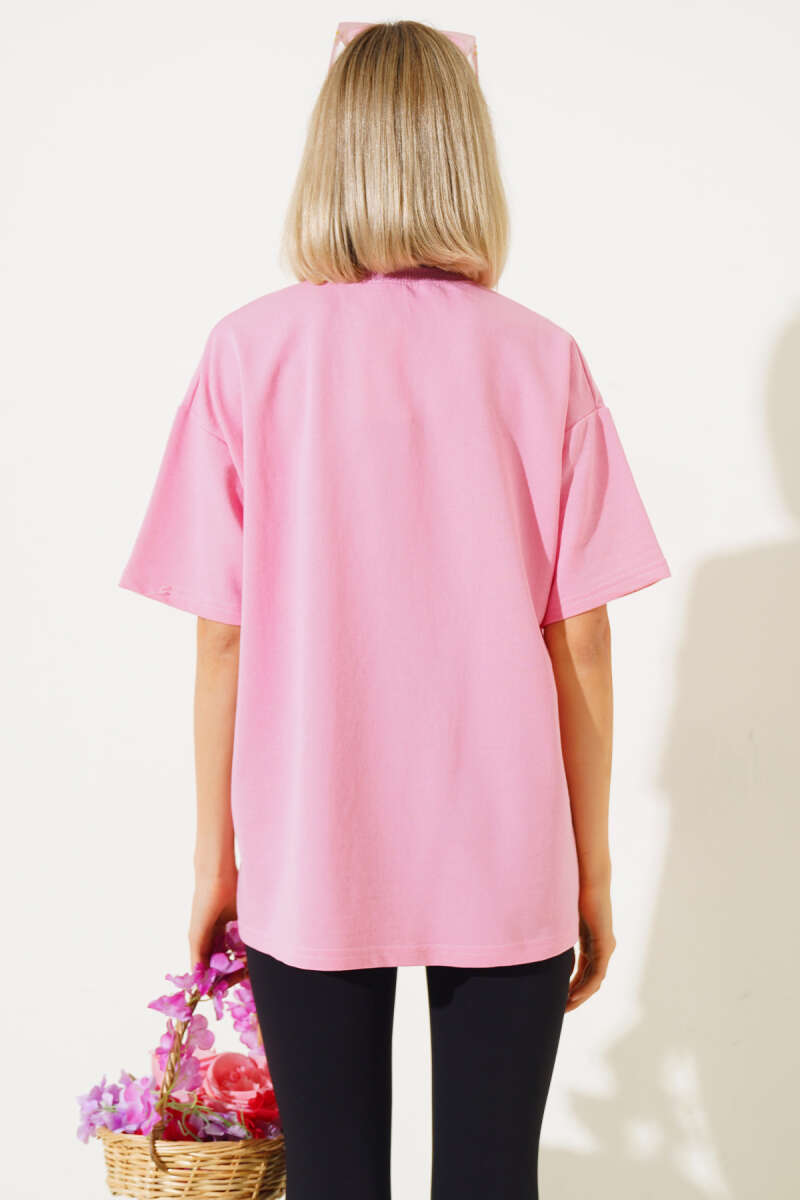 https://cdn.pazarium.com.tr/oversize-basic-t-shirt-pembe-549305-13-B.jpg