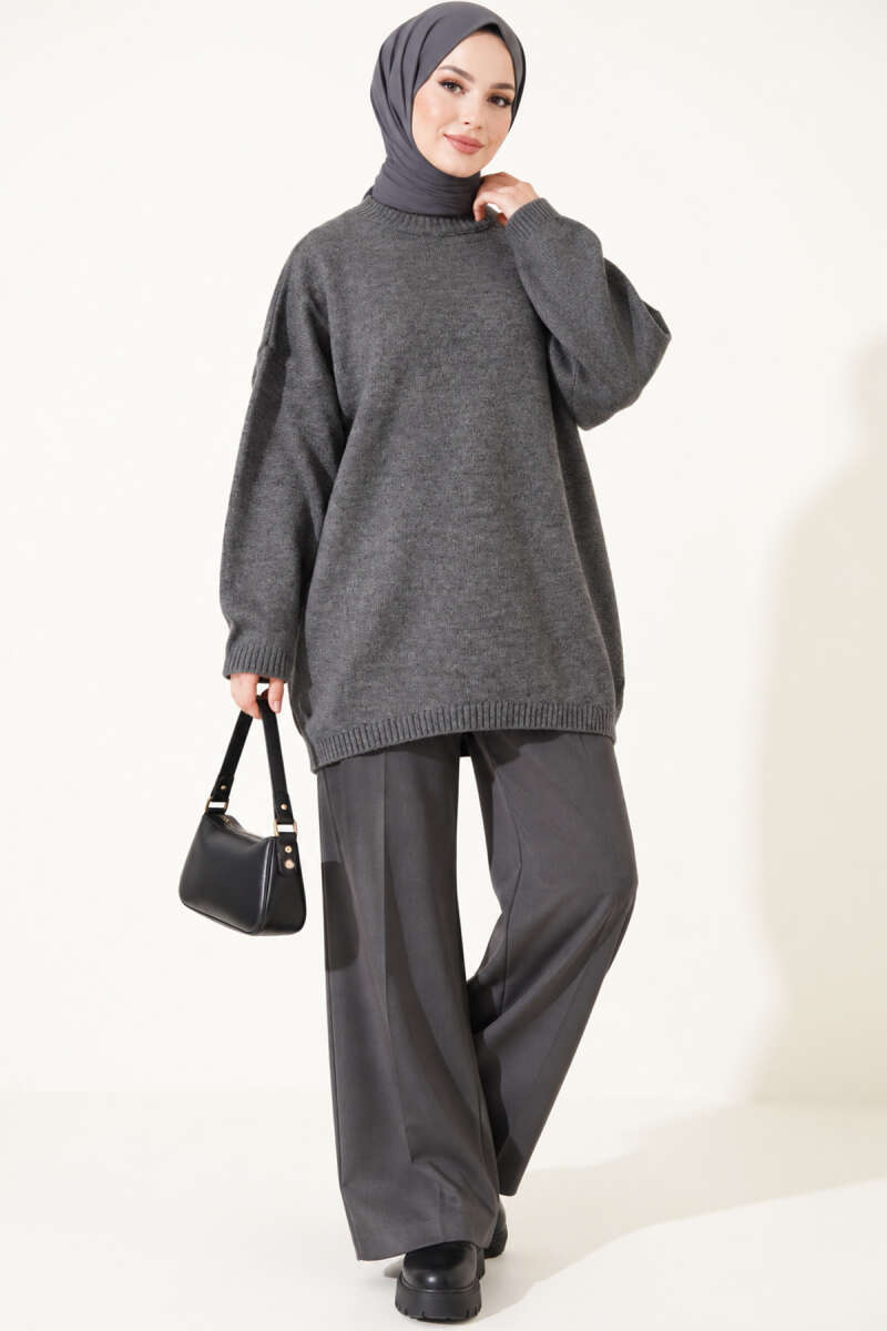 https://cdn.pazarium.com.tr/oversize-dusuk-omuz-triko-tunik-fume-827585-20-B.jpg