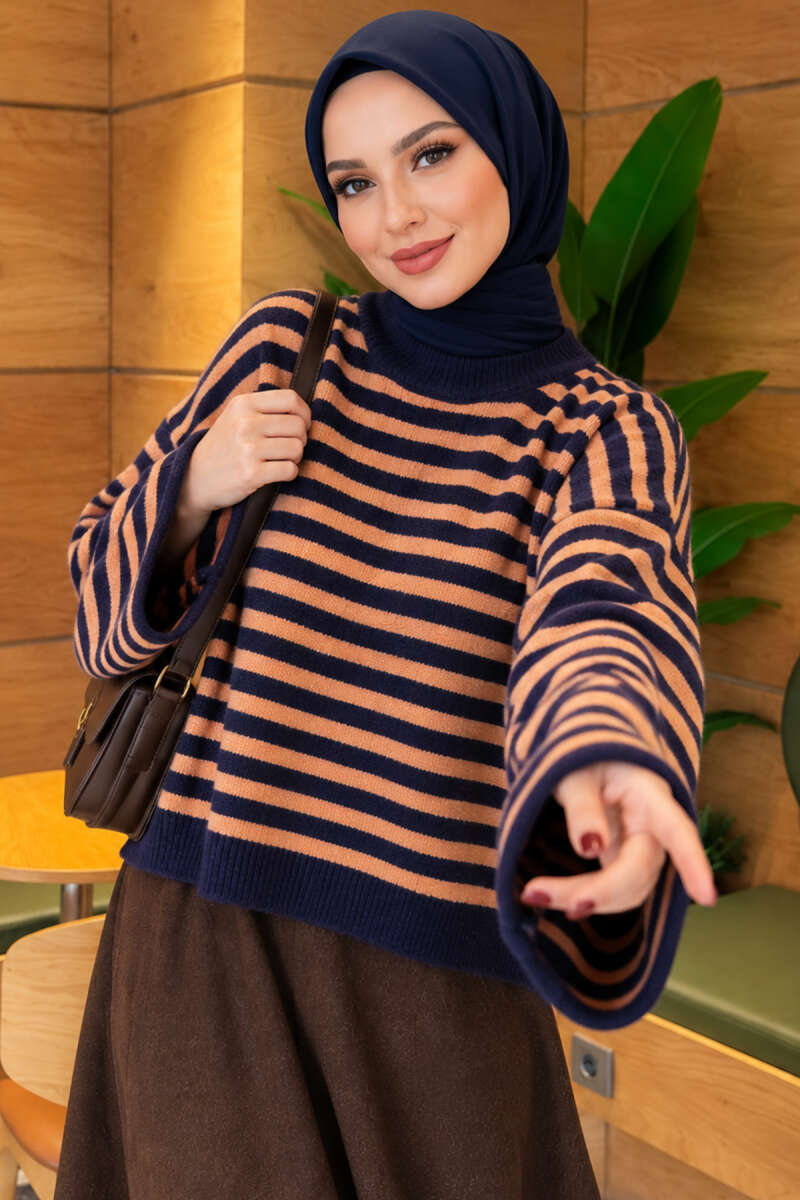 https://www.pazarium.com.tr/oversize-ince-cizgili-triko-kazak-lacivert-831434-20-B.jpg