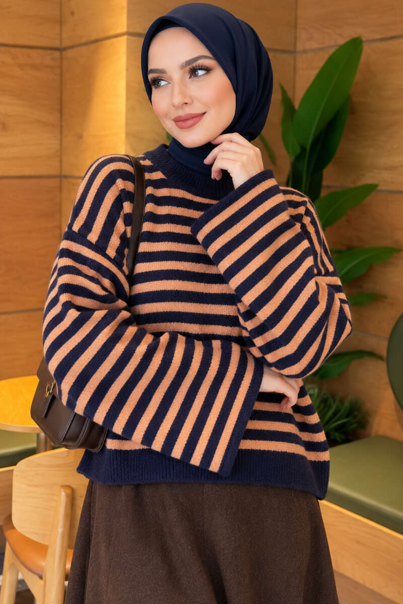 https://www.pazarium.com.tr/oversize-ince-cizgili-triko-kazak-lacivert-831436-20-B.jpg