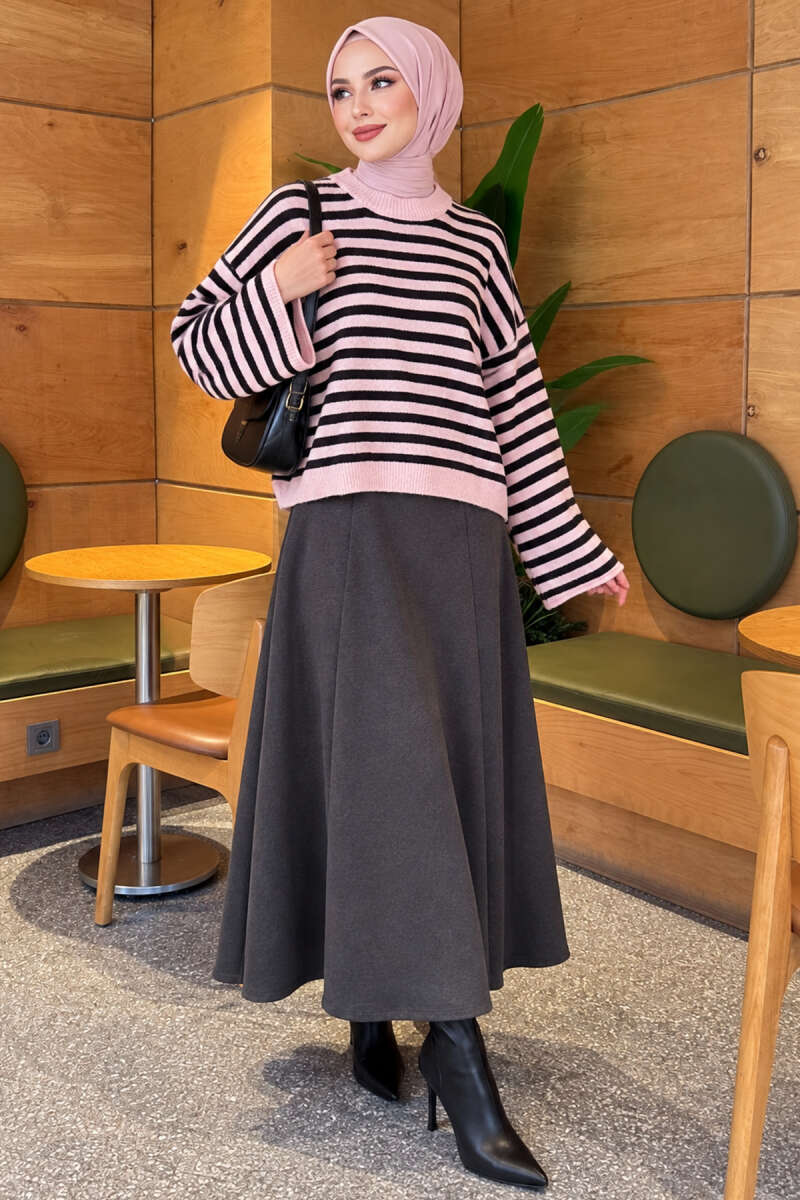 https://www.pazarium.com.tr/oversize-ince-cizgili-triko-kazak-siyah-831439-20-B.jpg
