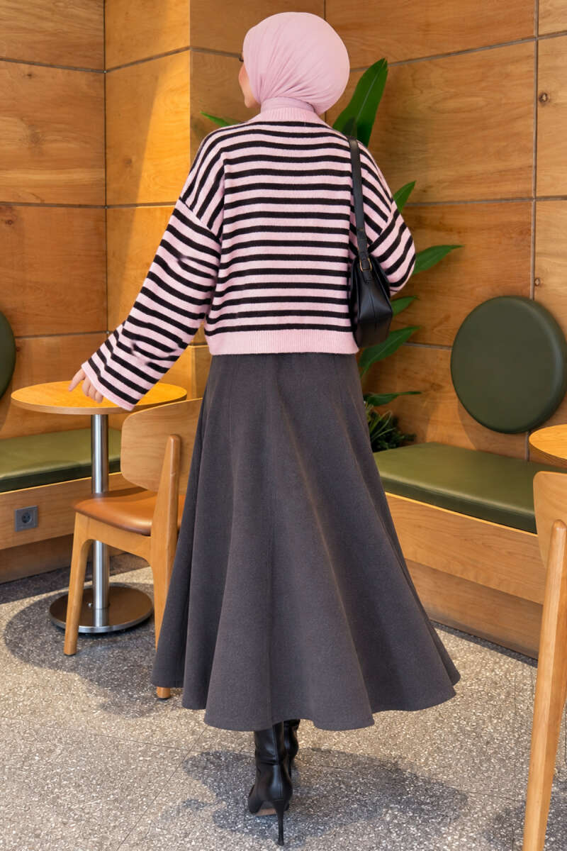 https://www.pazarium.com.tr/oversize-ince-cizgili-triko-kazak-siyah-831441-20-B.jpg