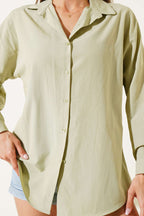 https://cdn.pazarium.com.tr/oversize-kalip-basic-gomlek-zeytin-yesili-629678-15-B.jpg