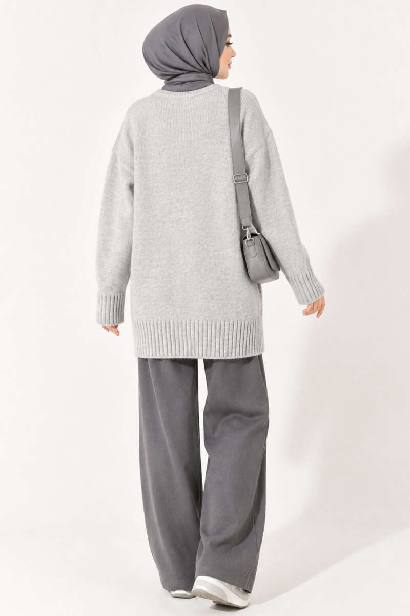 https://cdn.pazarium.com.tr/oversize-ribanali-triko-tunik-gri-822590-20-B.jpg