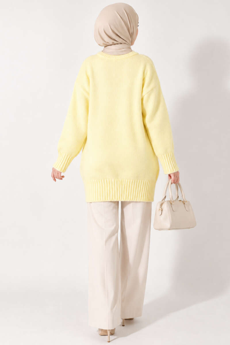 https://cdn.pazarium.com.tr/oversize-ribanali-triko-tunik-sari-822602-20-B.jpg