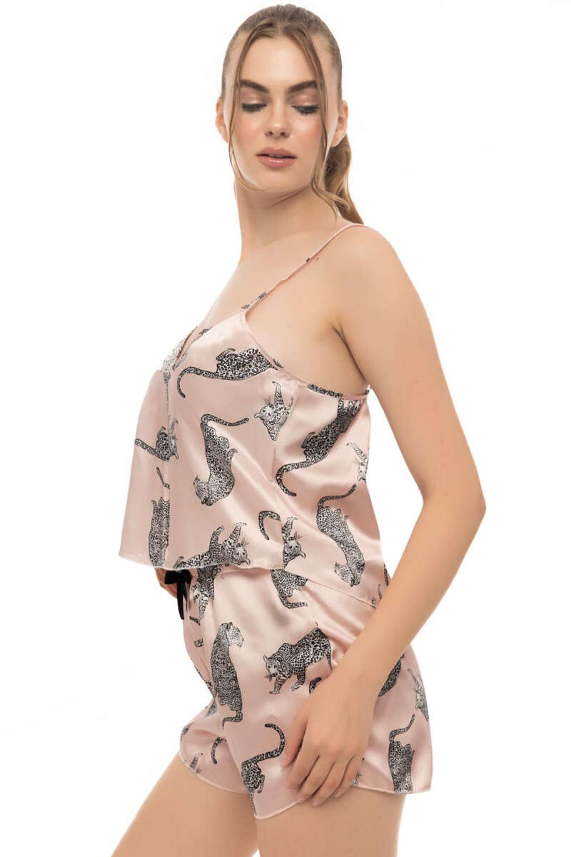 https://cdn.pazarium.com.tr/panter-desen-askili-saten-pijama-takimi-somon-538383-12-B.jpg