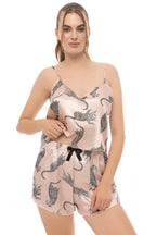 https://cdn.pazarium.com.tr/panter-desen-askili-saten-pijama-takimi-somon-538385-12-B.jpg