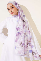 https://cdn.pazarium.com.tr/papatya-cicekli-desenli-soft-sal-lila-808018-19-B.jpg