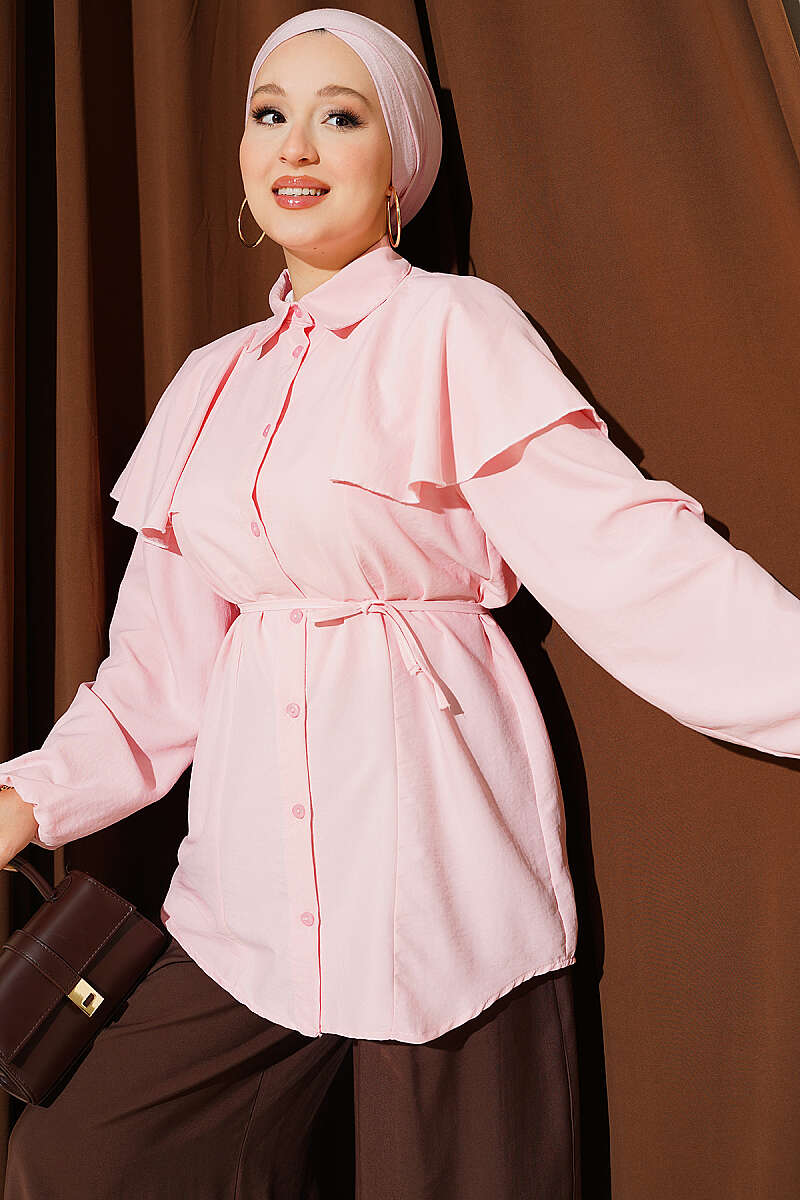 https://cdn.pazarium.com.tr/pelerinli-detayli-ip-kusakli-gomlek-pembe-807660-19-B.jpg