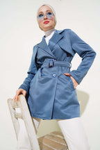 https://cdn.pazarium.com.tr/pelerinli-kusakli-kisa-trenckot-indigo-554350-13-B.jpg