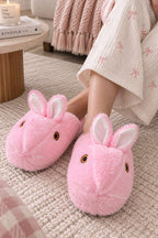 https://cdn.pazarium.com.tr/pelus-tavsan-figurlu-panduf-pembe-828402-20-B.jpg