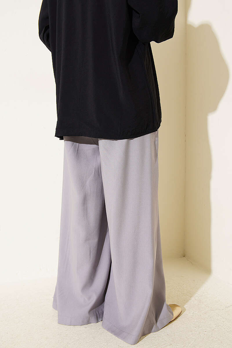 https://cdn.pazarium.com.tr/pileli-kemerli-oversize-pantolon-gri-782829-19-B.jpg