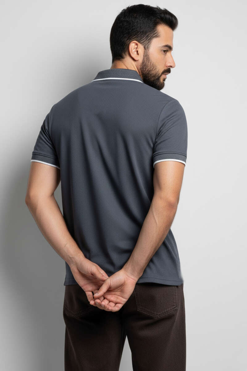 Polo Yaka Düğmeli Arma Detaylı Erkek T-shirt