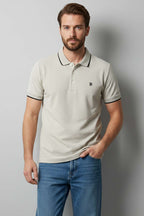 Polo Yaka Düğmeli Arma Detaylı Erkek T-shirt
