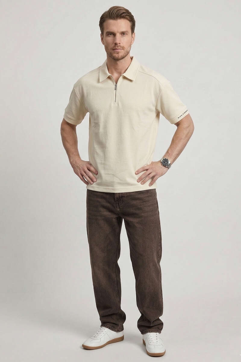 https://cdn.pazarium.com.tr/polo-yaka-kol-yazili-oversize-erkek-t-shirt-kemik-750011-18-B.jpg