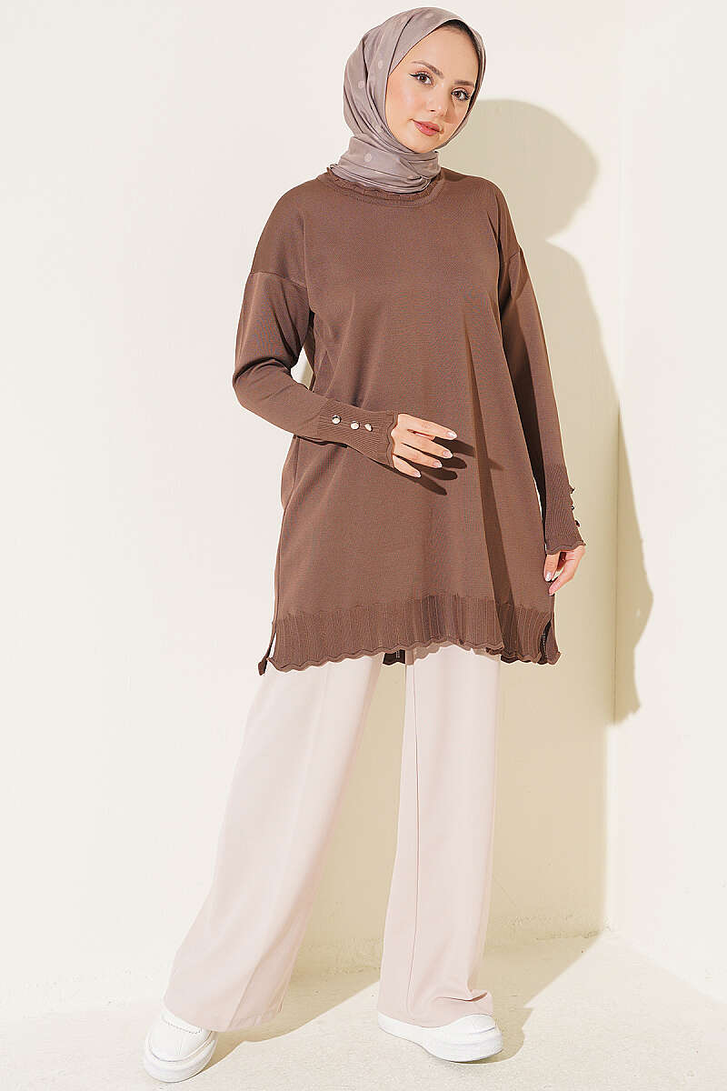 https://www.pazarium.com.tr/polyelit-yaka-detayli-triko-tunik-kahve-831833-20-B.jpg
