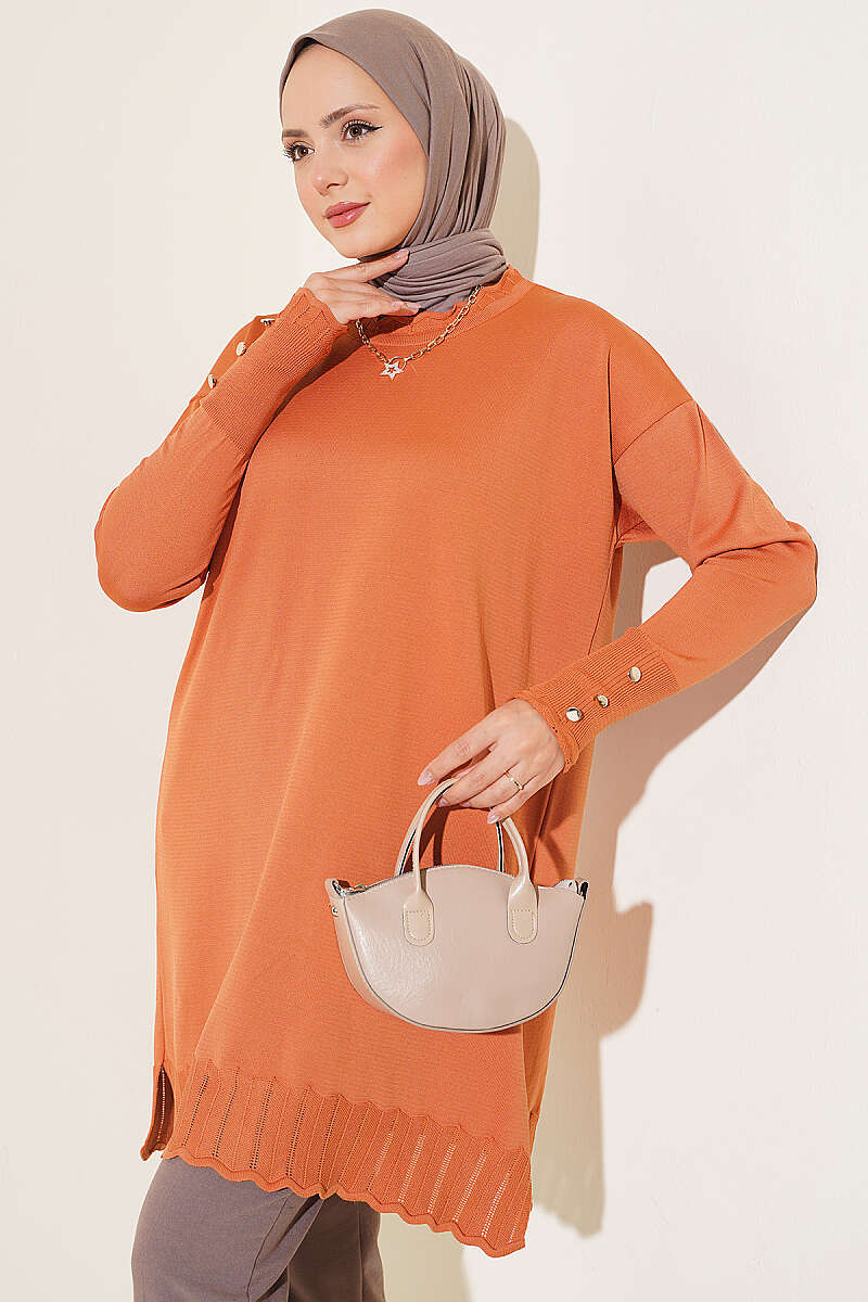 https://www.pazarium.com.tr/polyelit-yaka-detayli-triko-tunik-oranj-831808-20-B.jpg