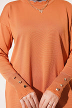 https://www.pazarium.com.tr/polyelit-yaka-detayli-triko-tunik-oranj-831811-20-B.jpg