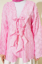 https://cdn.pazarium.com.tr/puskullu-firfirli-ip-baglamali-kimono-pembe-789019-19-B.jpg