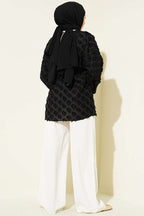 https://cdn.pazarium.com.tr/puskullu-firfirli-ip-baglamali-kimono-siyah-789011-19-B.jpg