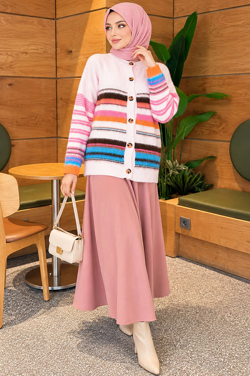 https://cdn.pazarium.com.tr/renkli-cizgi-detayli-dugmeli-triko-hirka-pembe-840749-20-B.jpg
