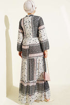 https://cdn.pazarium.com.tr/retro-cicek-desenli-sifon-elbise-siyah-815149-20-B.jpg